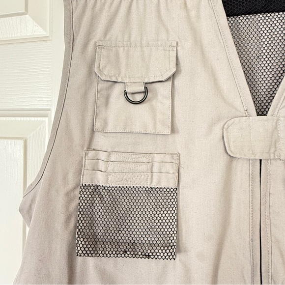 Men’s Gray and Black Photographer Utility Vest - Picture 3 of 15